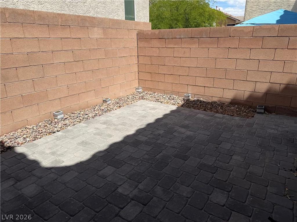 66 Peachtree Hill, Las Vegas, NV 89183