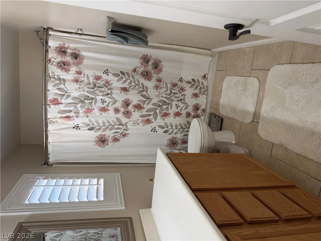 66 Peachtree Hill, Las Vegas, NV 89183