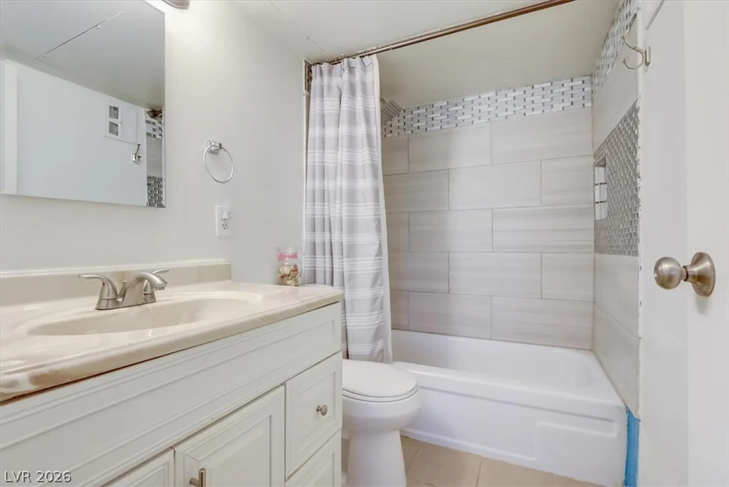 555 Royal Crest, Las Vegas, NV 89169