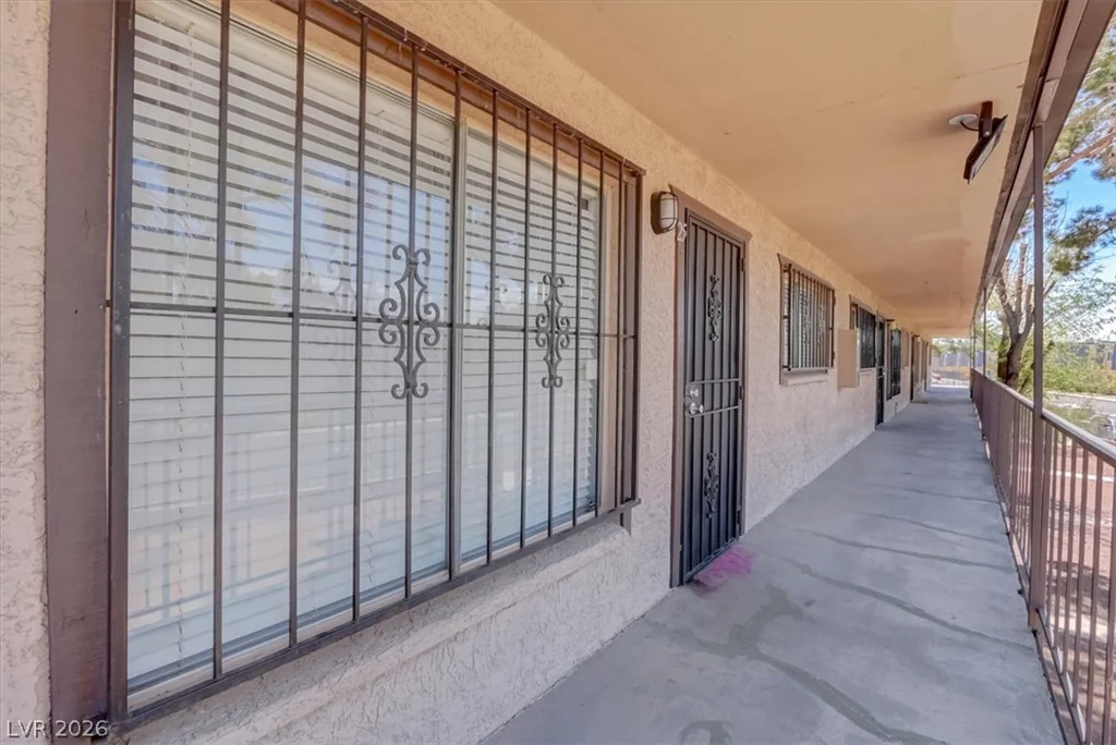 555 Royal Crest, Las Vegas, NV 89169