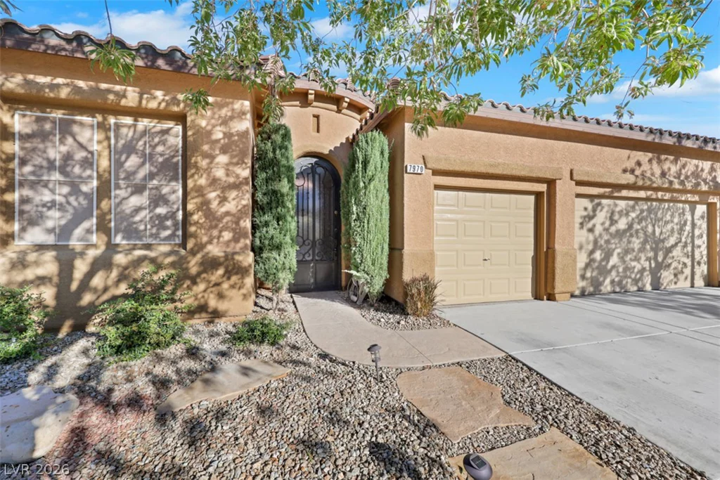 7970 Carson Creek, Las Vegas, NV 89113