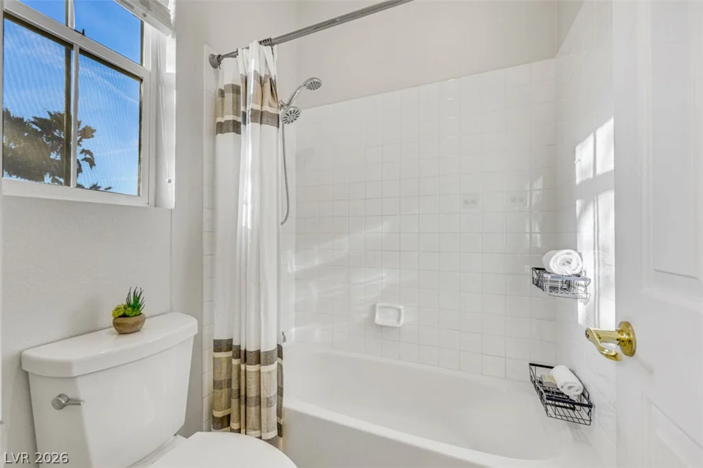 7970 Carson Creek, Las Vegas, NV 89113