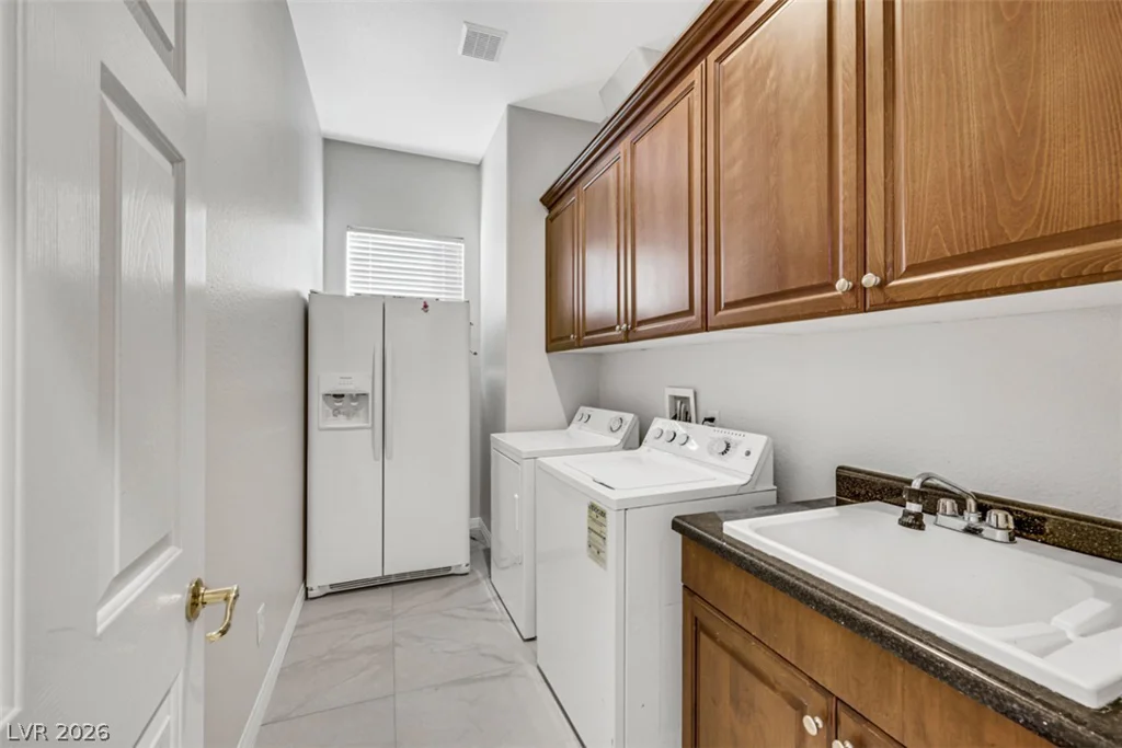 7970 Carson Creek, Las Vegas, NV 89113