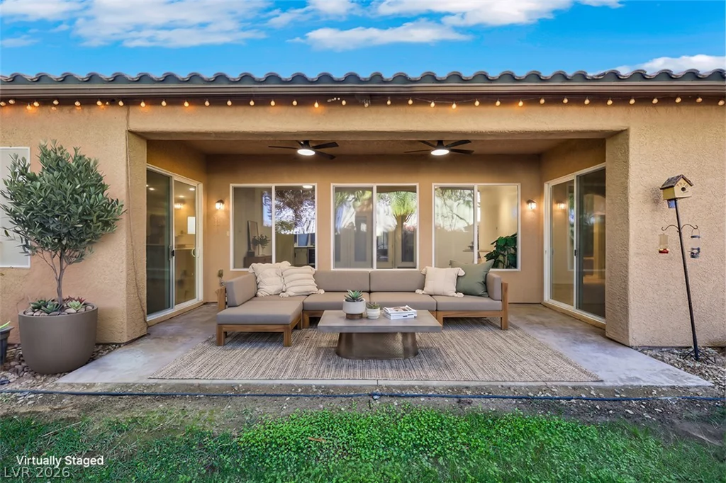 7970 Carson Creek, Las Vegas, NV 89113
