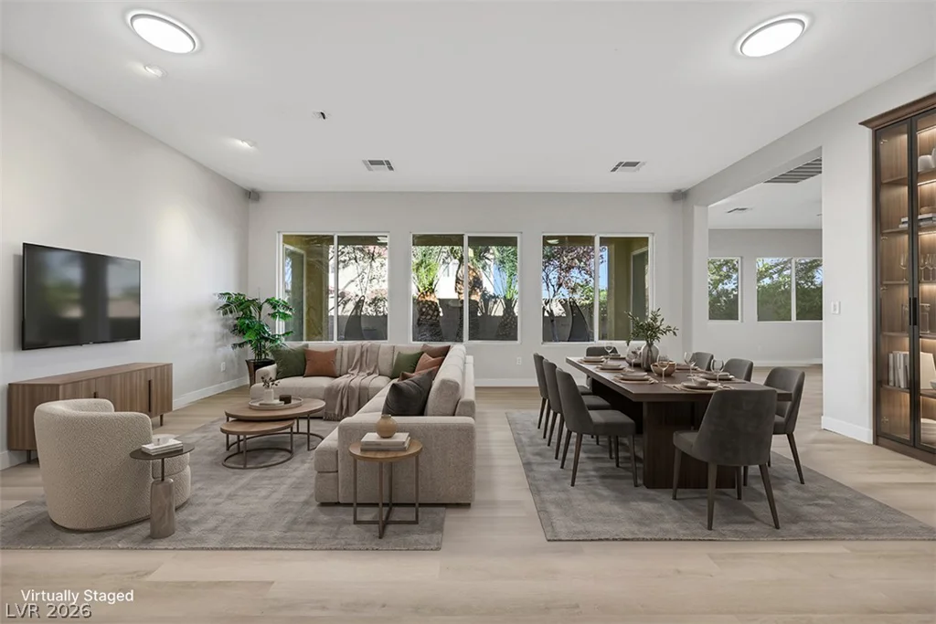 7970 Carson Creek, Las Vegas, NV 89113