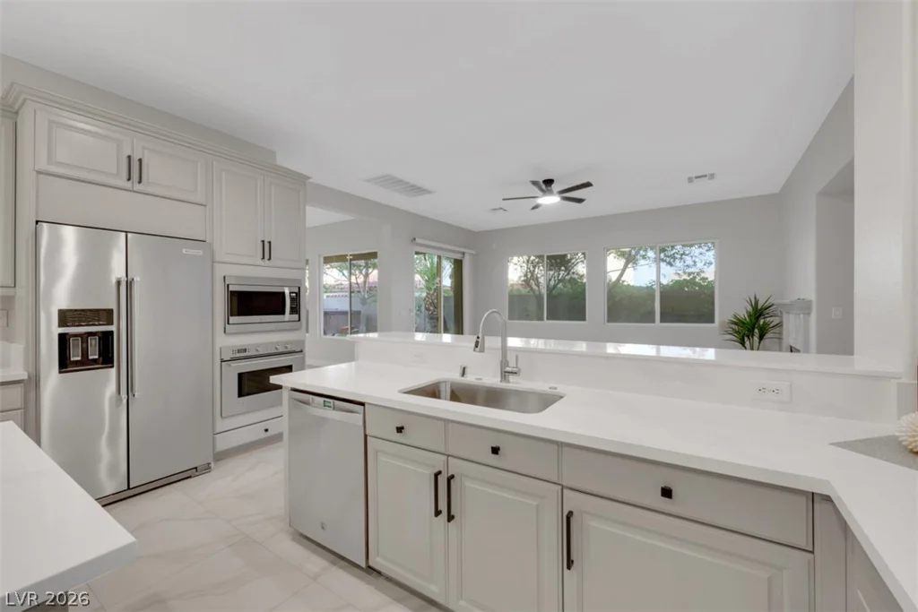 7970 Carson Creek, Las Vegas, NV 89113