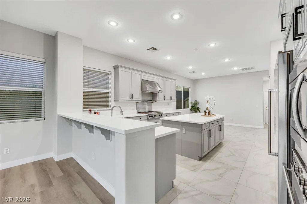 7970 Carson Creek, Las Vegas, NV 89113