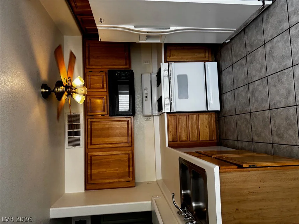 5710 Tropicana, Las Vegas, NV 89122