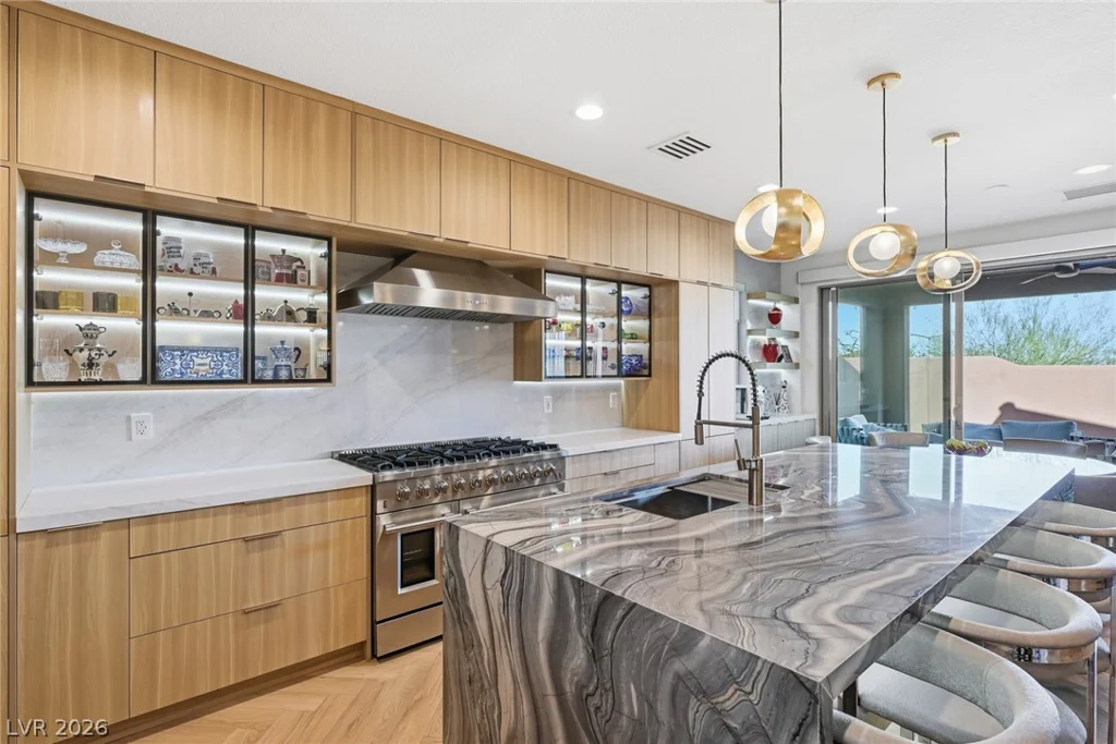 10470 Dove Meadow, Las Vegas, NV 89135