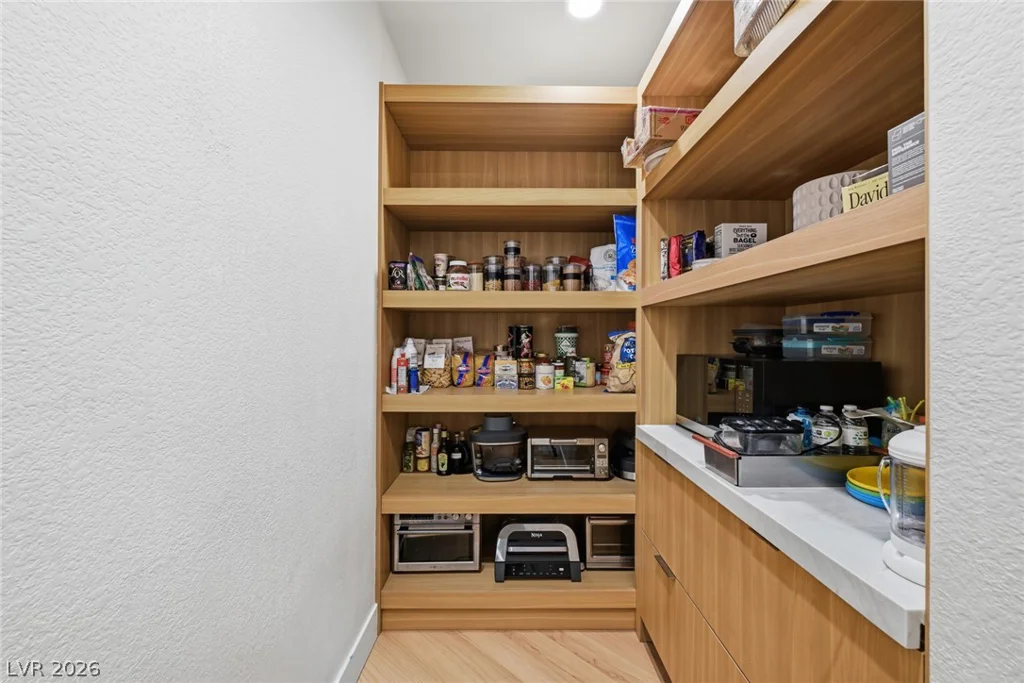 10470 Dove Meadow, Las Vegas, NV 89135