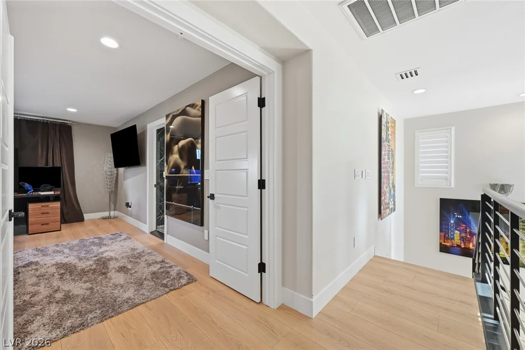 10470 Dove Meadow, Las Vegas, NV 89135