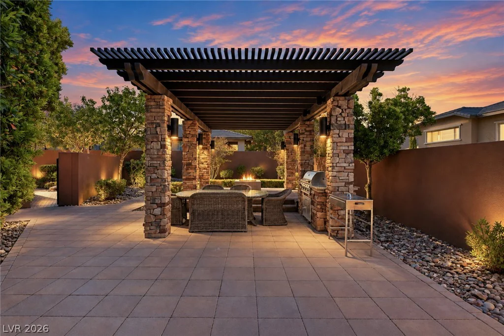 10470 Dove Meadow, Las Vegas, NV 89135