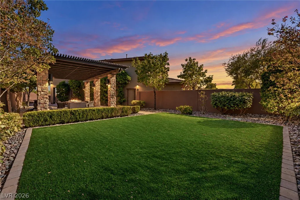 10470 Dove Meadow, Las Vegas, NV 89135