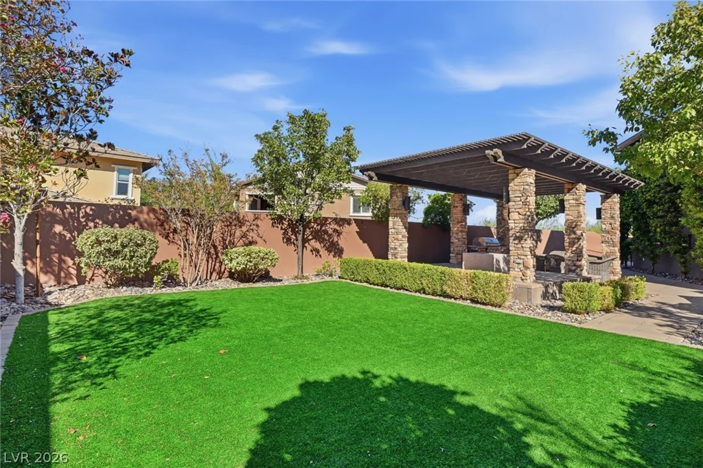 10470 Dove Meadow, Las Vegas, NV 89135
