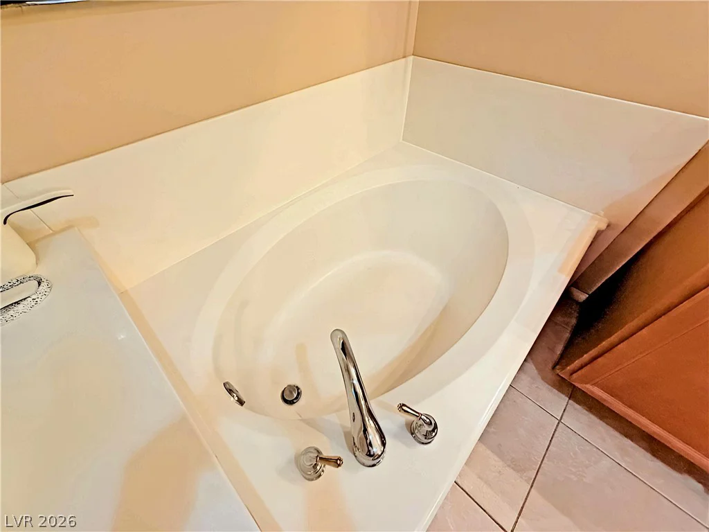 10656 Warrior, Las Vegas, NV 89135