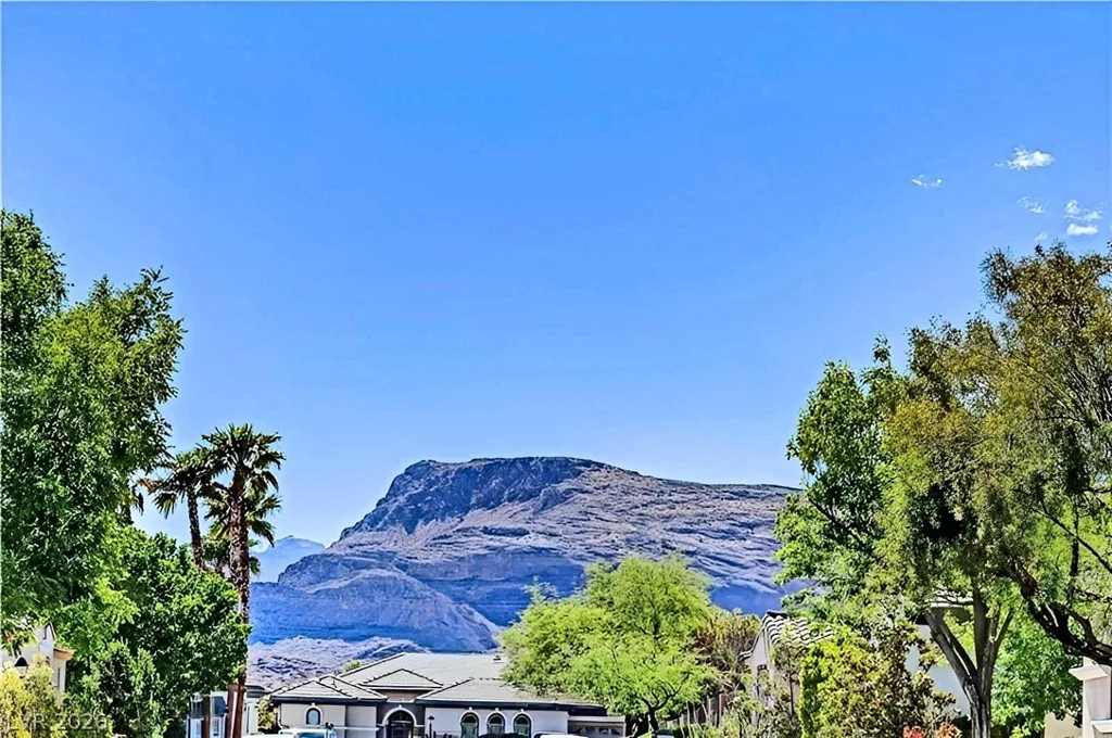 10656 Warrior, Las Vegas, NV 89135
