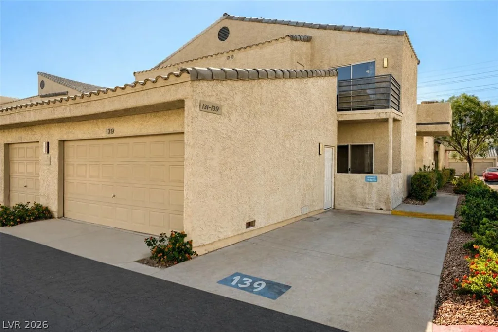 6250 Flamingo, Las Vegas, NV 89103