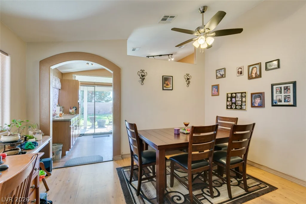517 Wing Gull, North Las Vegas, NV 89032