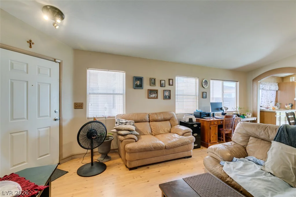 517 Wing Gull, North Las Vegas, NV 89032