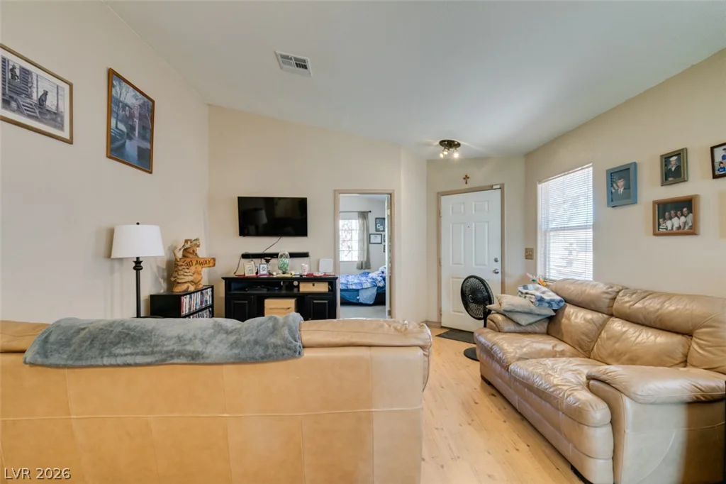 517 Wing Gull, North Las Vegas, NV 89032
