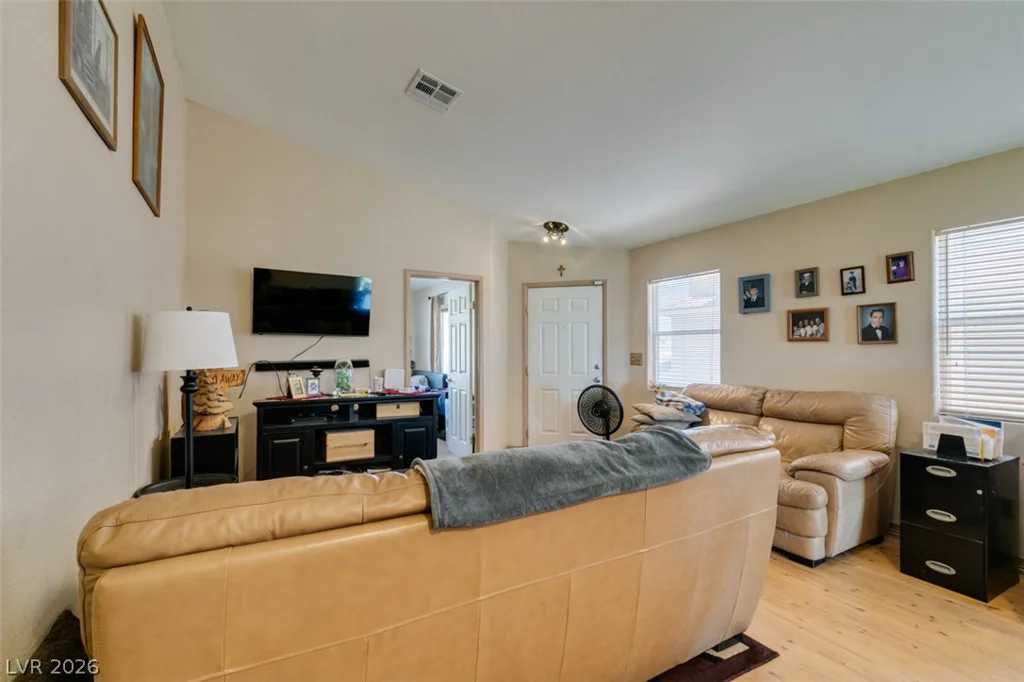 517 Wing Gull, North Las Vegas, NV 89032