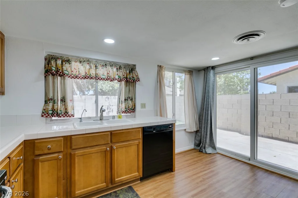 3422 Pecos, Las Vegas, NV 89121