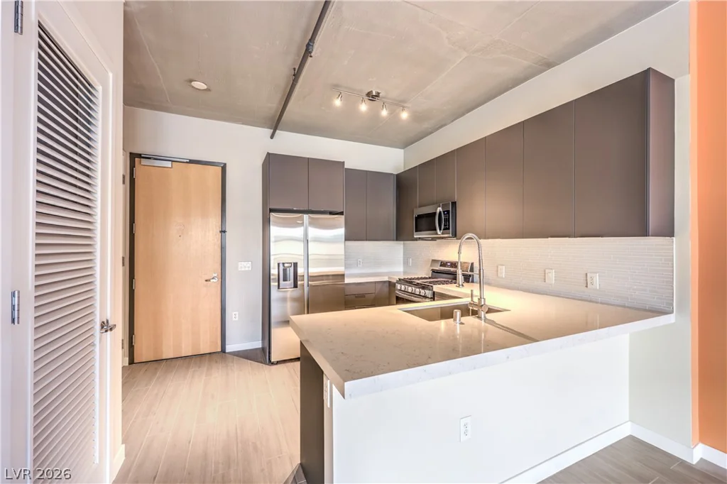 353 Bonneville, Las Vegas, NV 89101