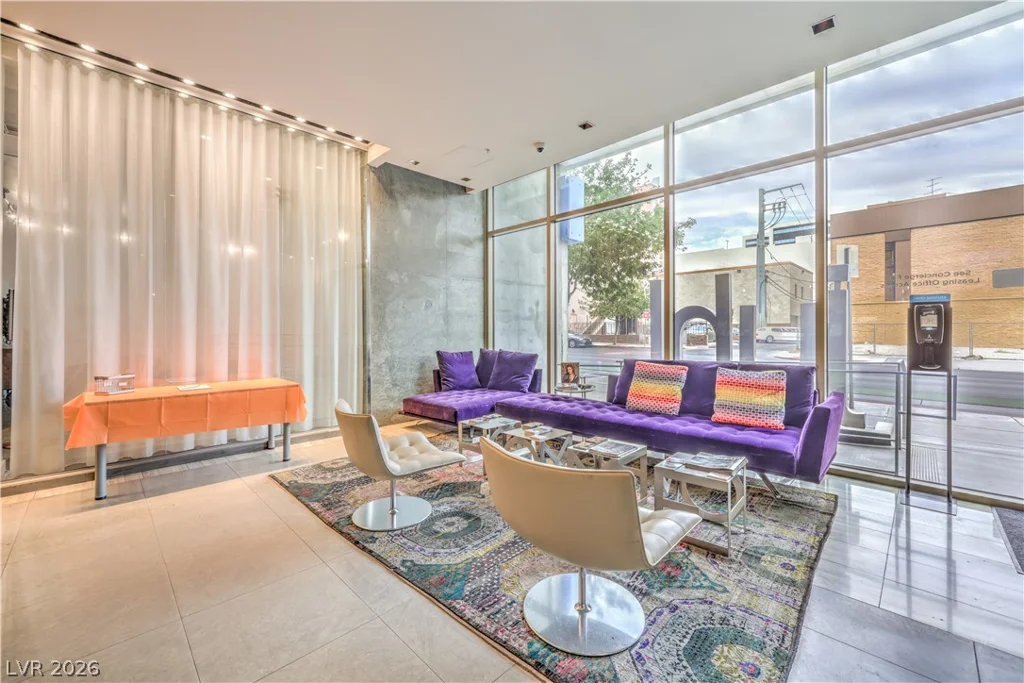 353 Bonneville, Las Vegas, NV 89101