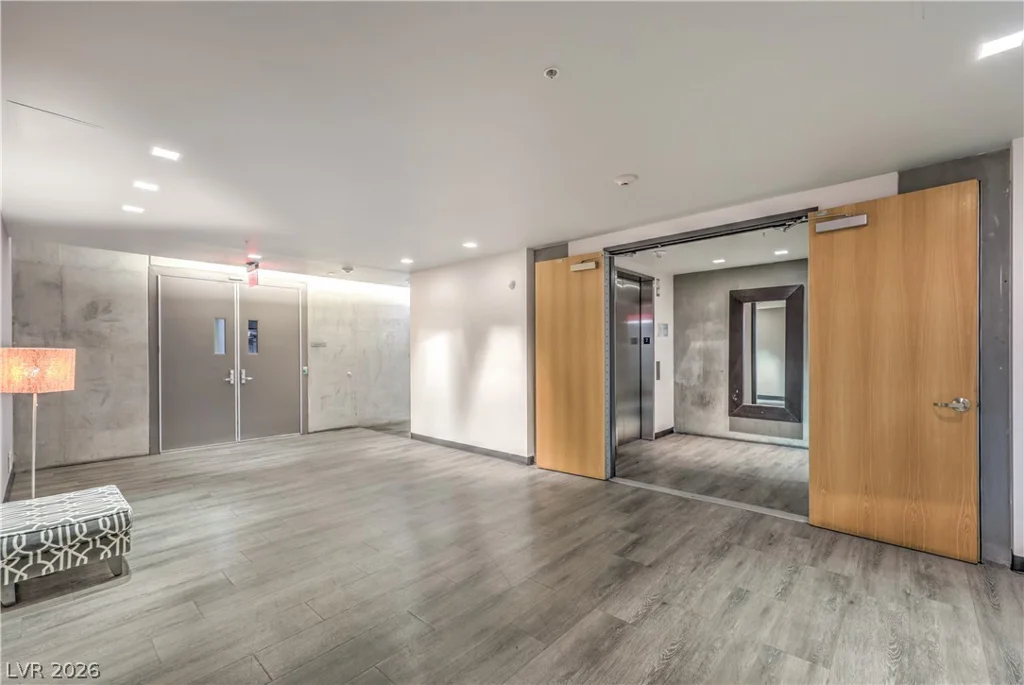 353 Bonneville, Las Vegas, NV 89101