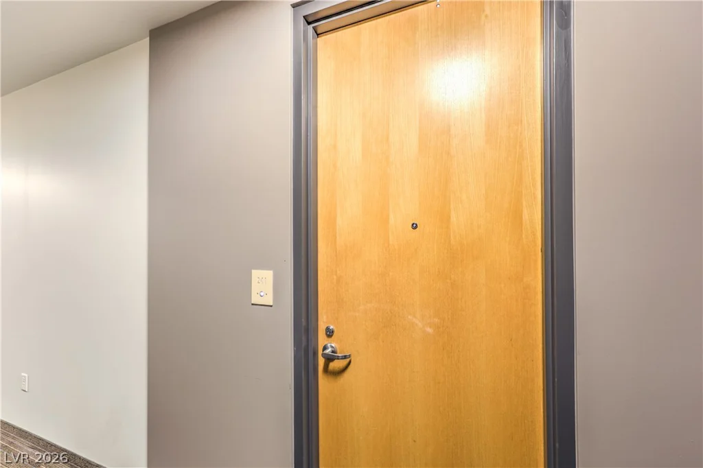 353 Bonneville, Las Vegas, NV 89101