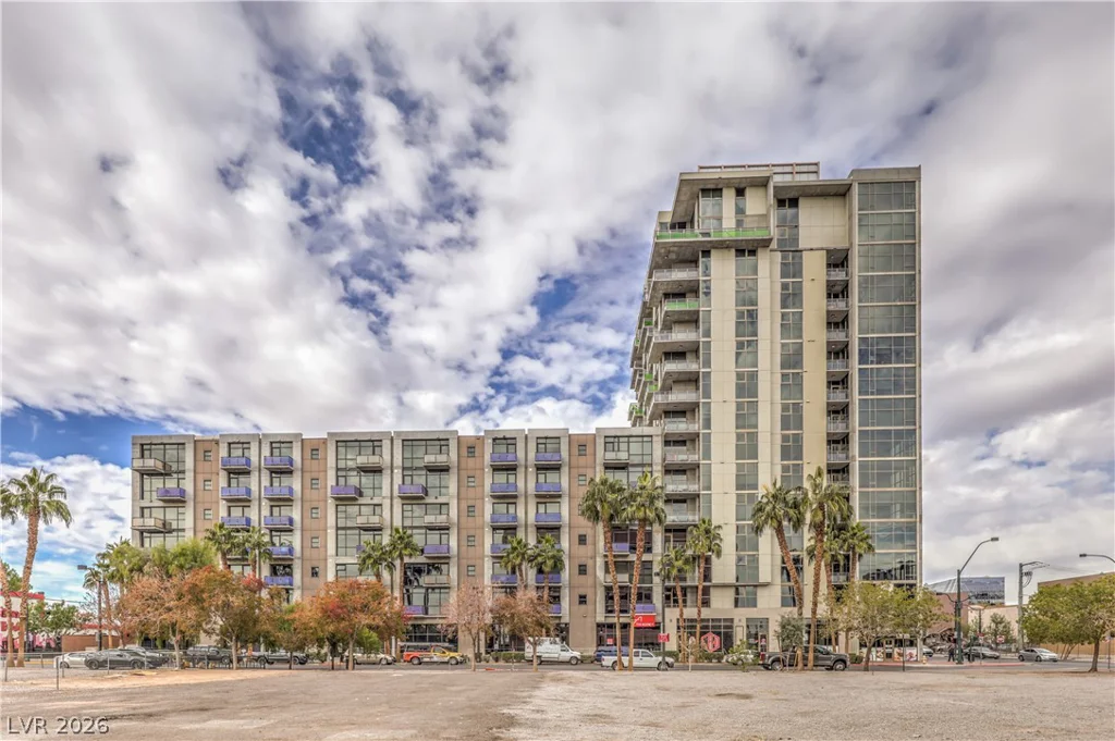 353 Bonneville, Las Vegas, NV 89101