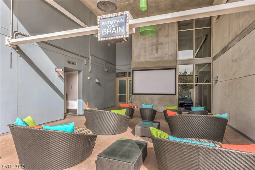 353 Bonneville, Las Vegas, NV 89101