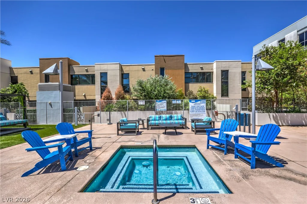 353 Bonneville, Las Vegas, NV 89101