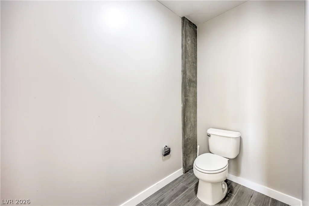 353 Bonneville, Las Vegas, NV 89101