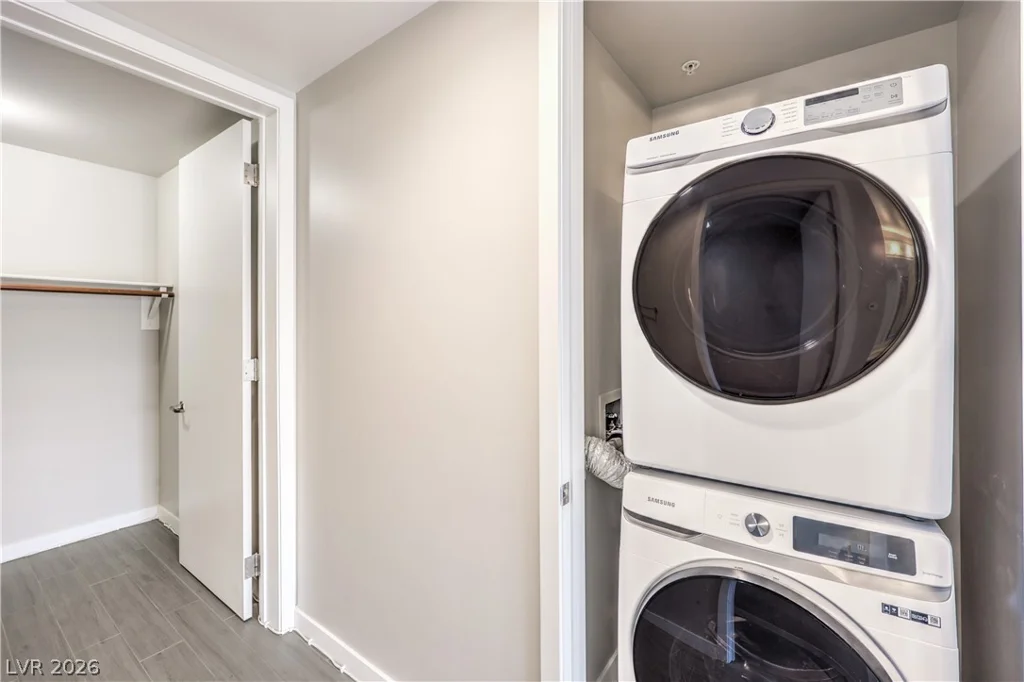 353 Bonneville, Las Vegas, NV 89101