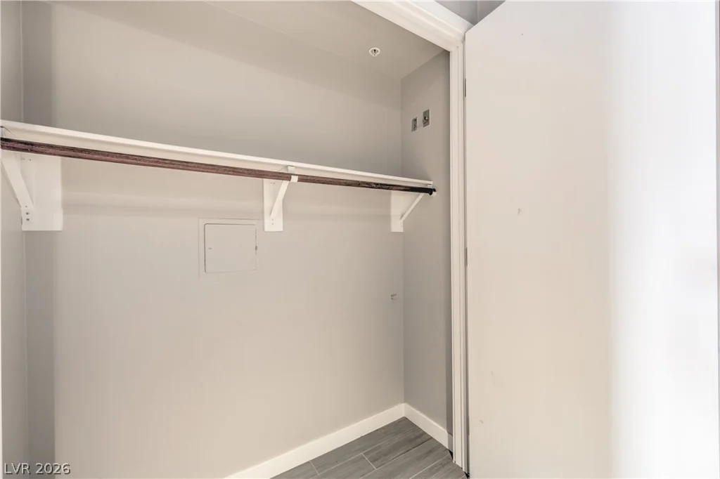 353 Bonneville, Las Vegas, NV 89101