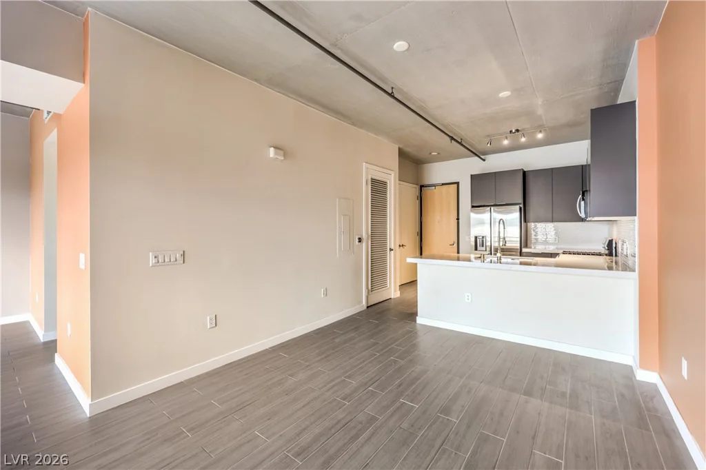 353 Bonneville, Las Vegas, NV 89101