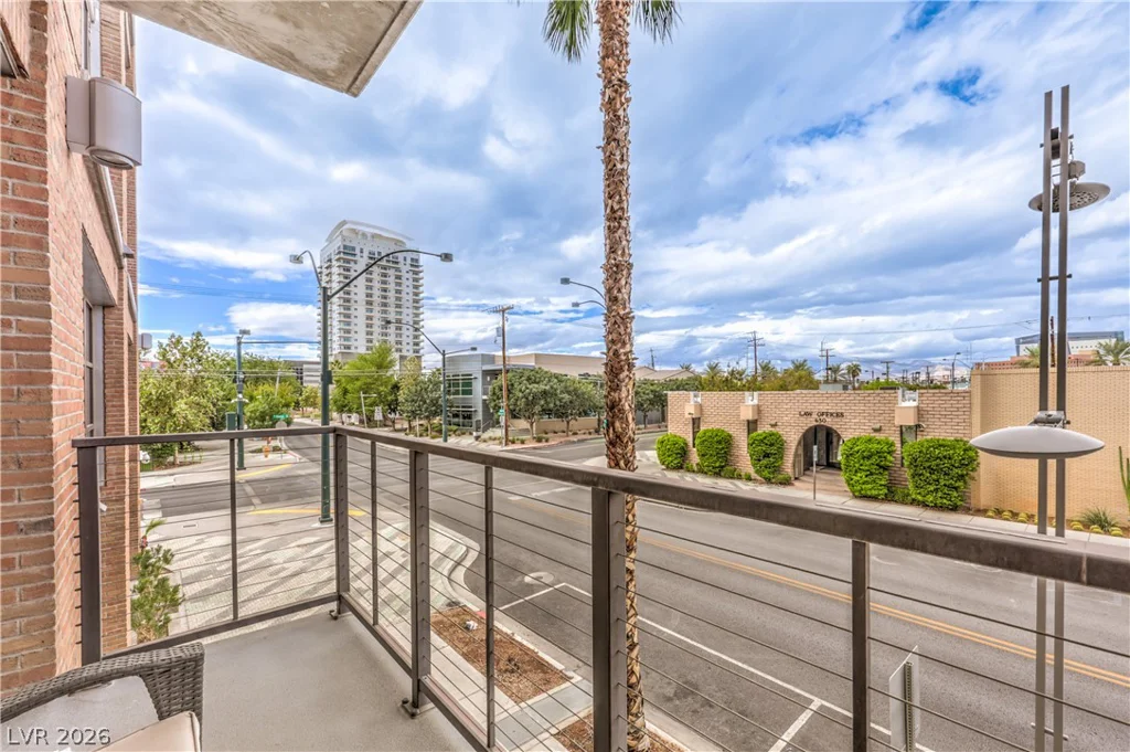 353 Bonneville, Las Vegas, NV 89101