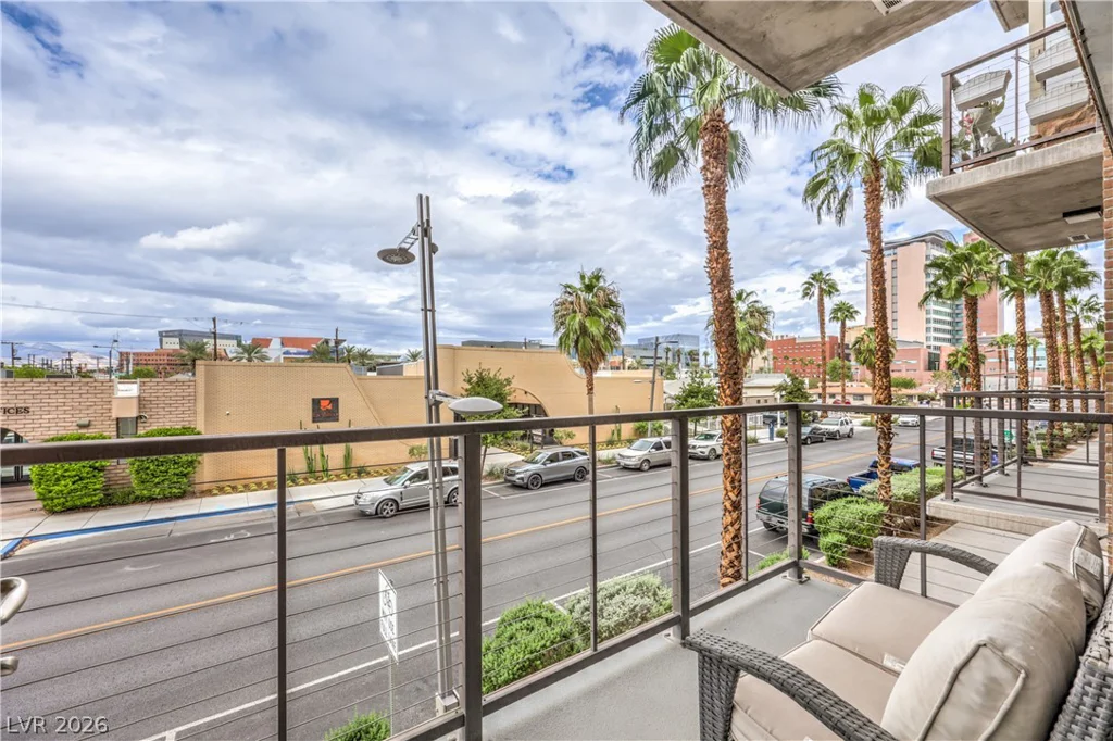 353 Bonneville, Las Vegas, NV 89101