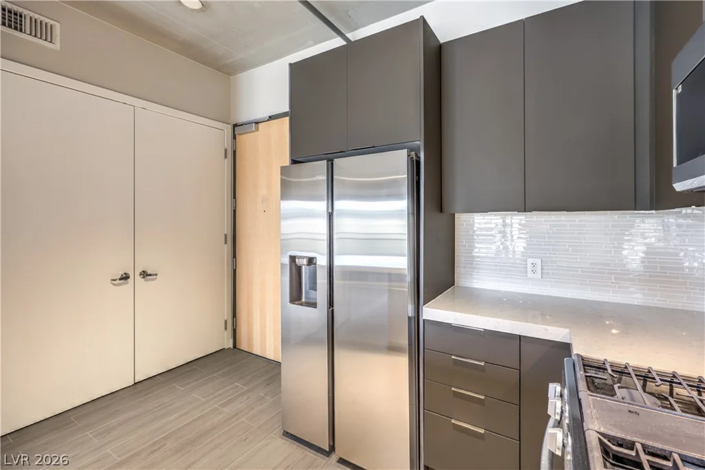 353 Bonneville, Las Vegas, NV 89101