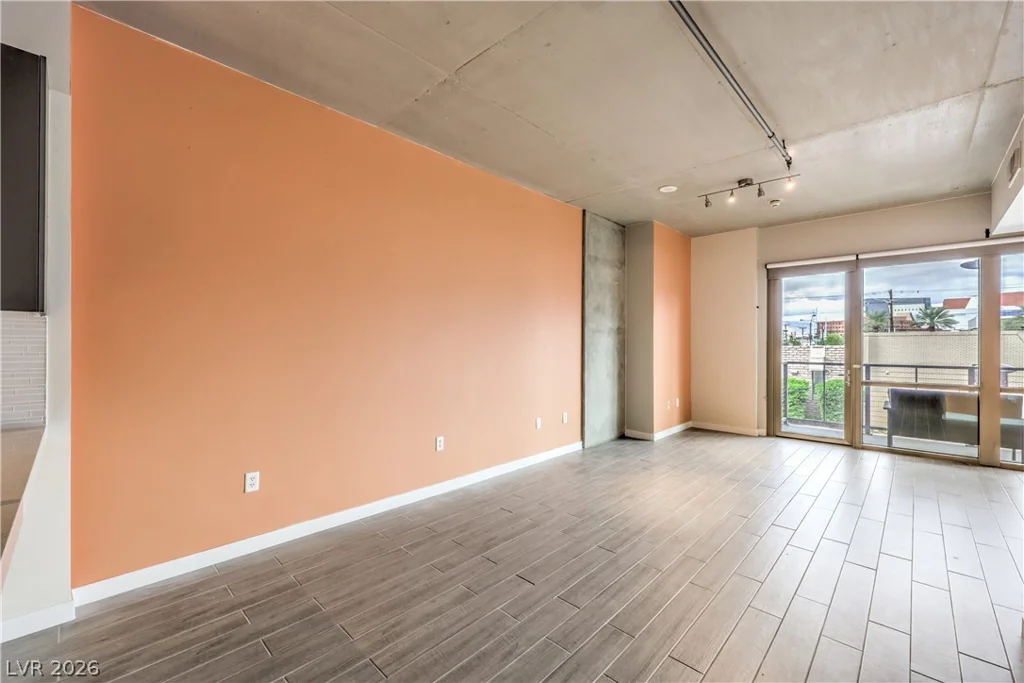 353 Bonneville, Las Vegas, NV 89101