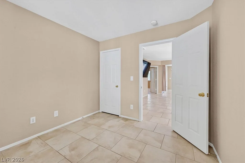 10627 Foggy Glen, Las Vegas, NV 89135