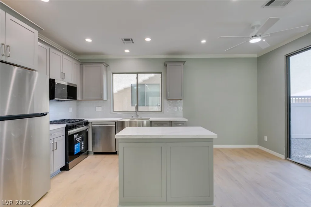 552 Civic Holiday, North Las Vegas, NV 89031