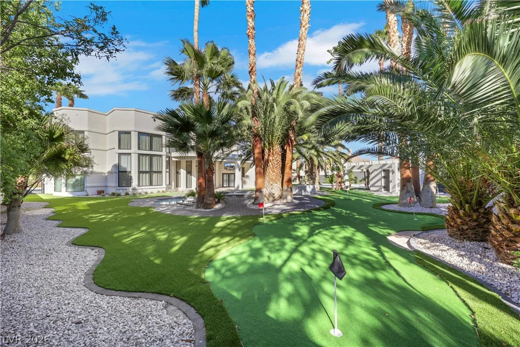 3765 Pacific, Las Vegas, NV 89121