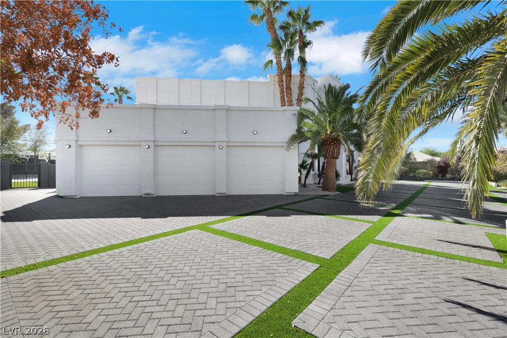 3765 Pacific, Las Vegas, NV 89121