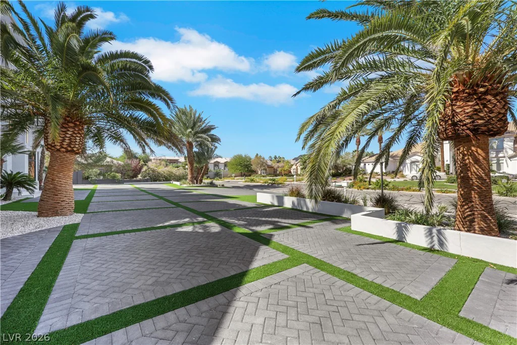 3765 Pacific, Las Vegas, NV 89121