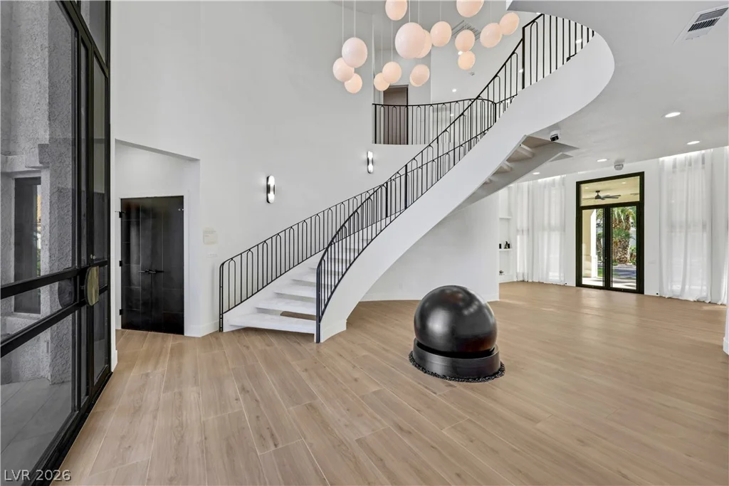 3765 Pacific, Las Vegas, NV 89121