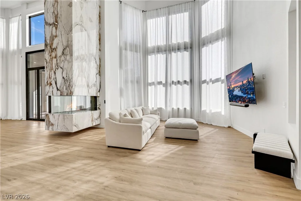 3765 Pacific, Las Vegas, NV 89121