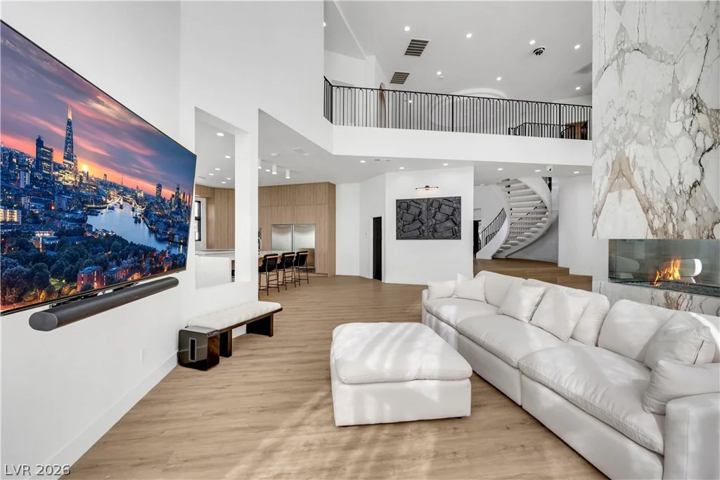 3765 Pacific, Las Vegas, NV 89121