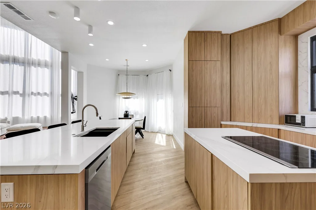 3765 Pacific, Las Vegas, NV 89121